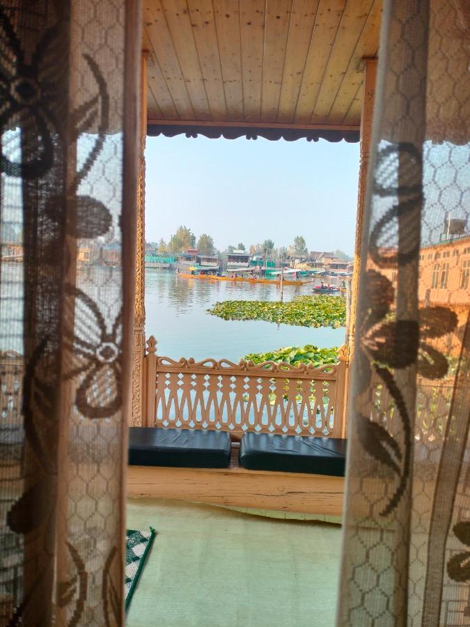 Hotel Lala Rukh Group Of Houseboats Srīnagar Exteriér fotografie