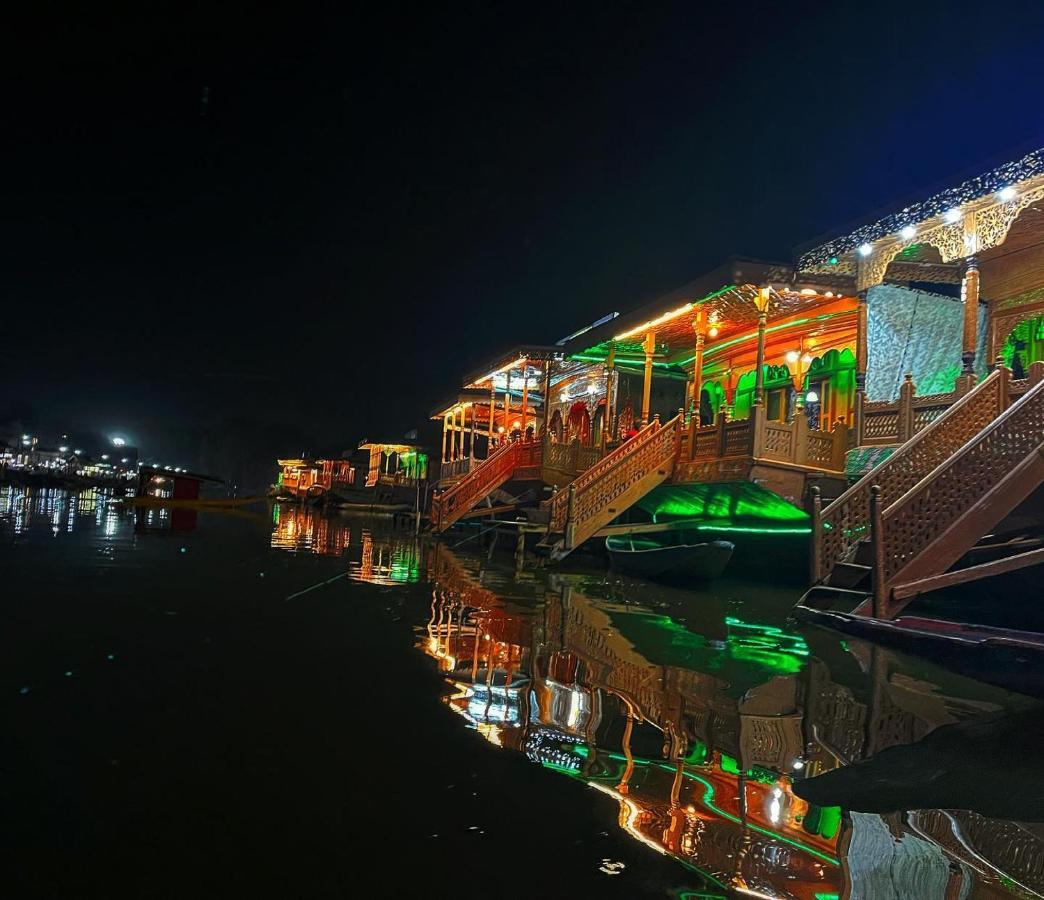 Hotel Lala Rukh Group Of Houseboats Srīnagar Exteriér fotografie